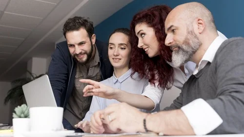 Más de 50 años evolucionando junto a empresas y centros educativos​