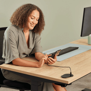Toma empotrable con USB uso