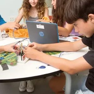Tecnología diseñada para la educación